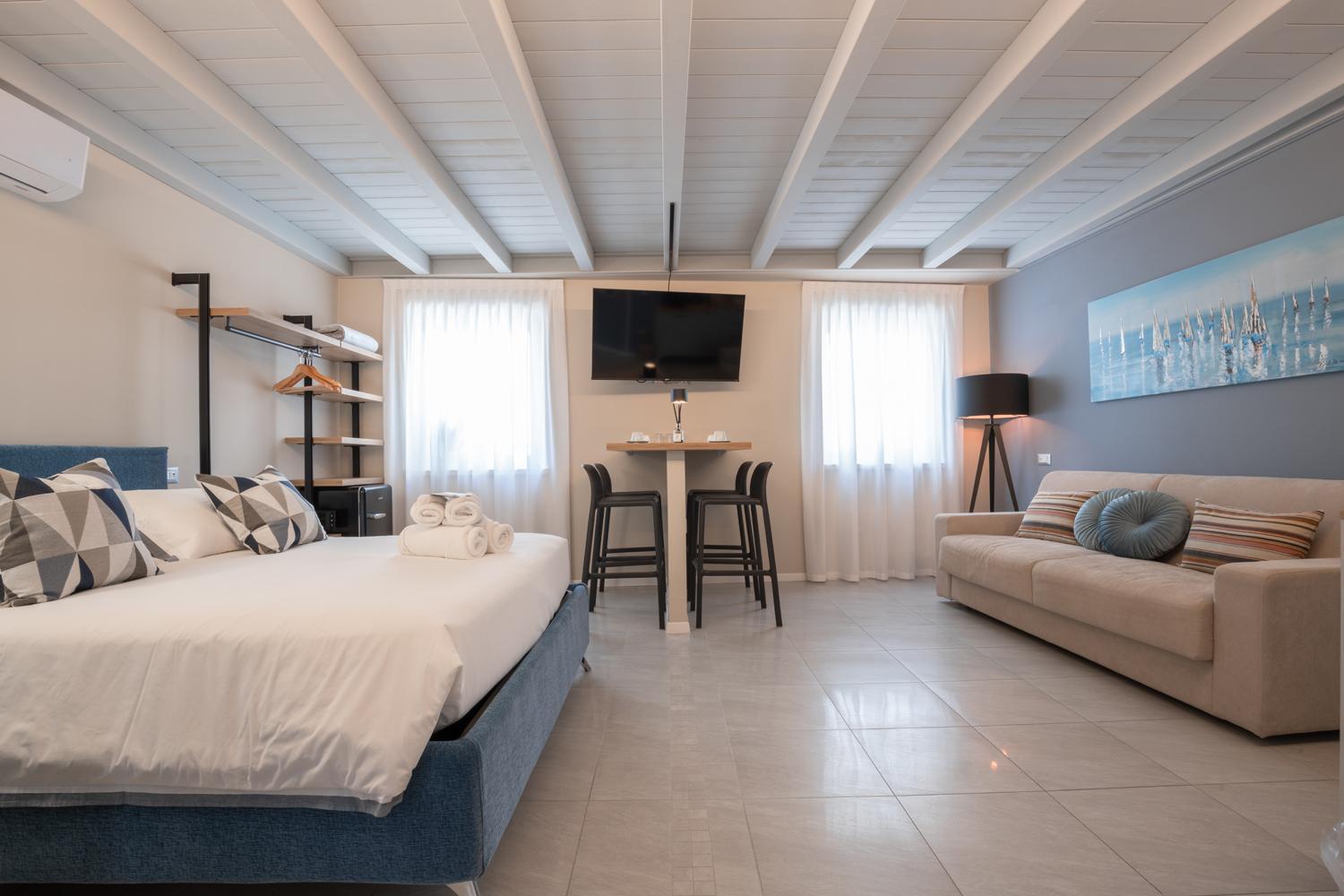 Es Rooms And Apartments Torbole Sul Garda Buitenkant foto