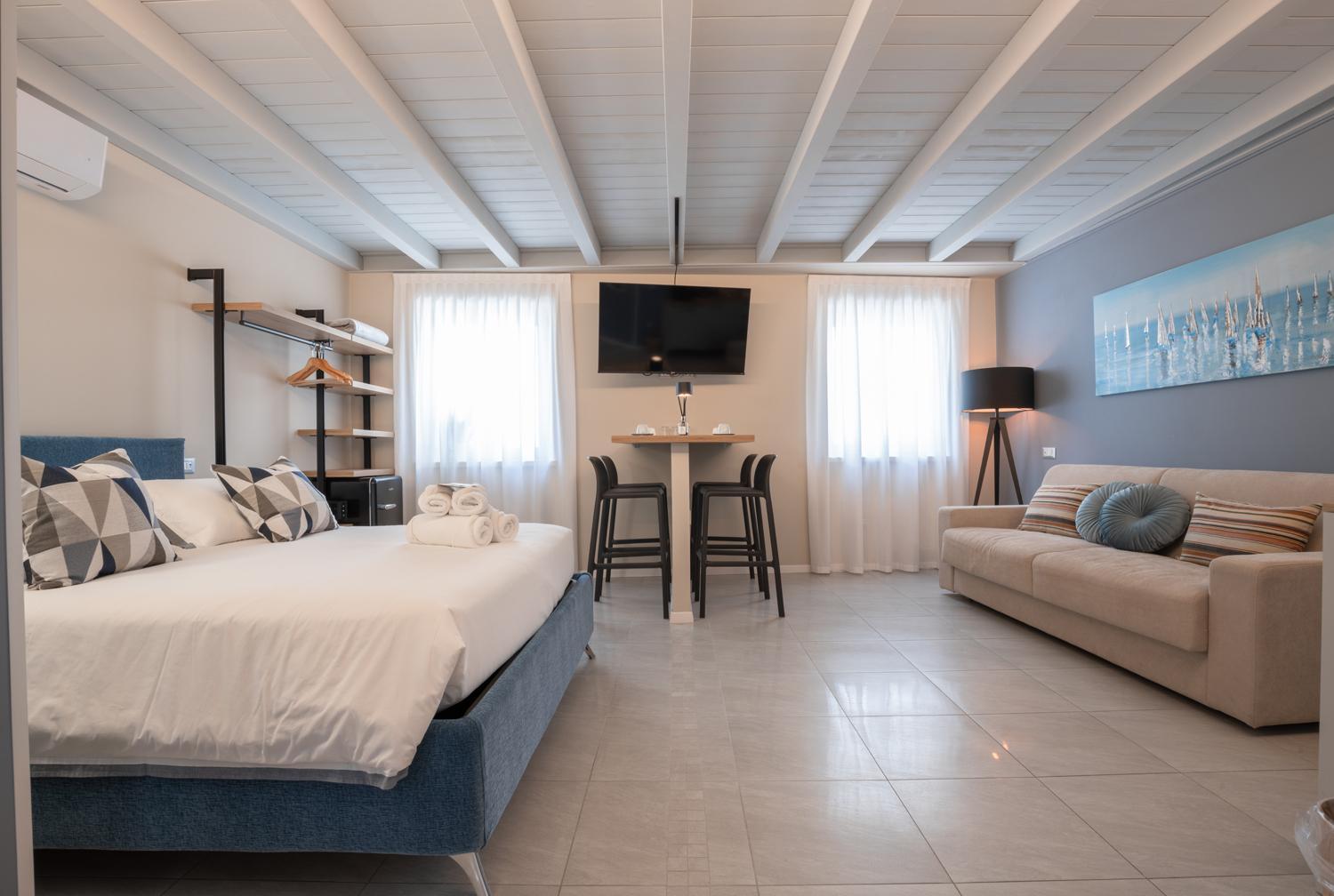 Es Rooms And Apartments Torbole Sul Garda Buitenkant foto